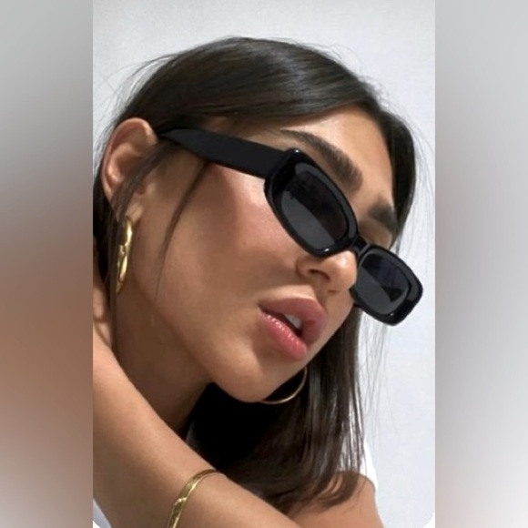 Rectangular Black Retro trendy Women’s Sunglasses new 100% UV400 protection - Picture 13 of 14